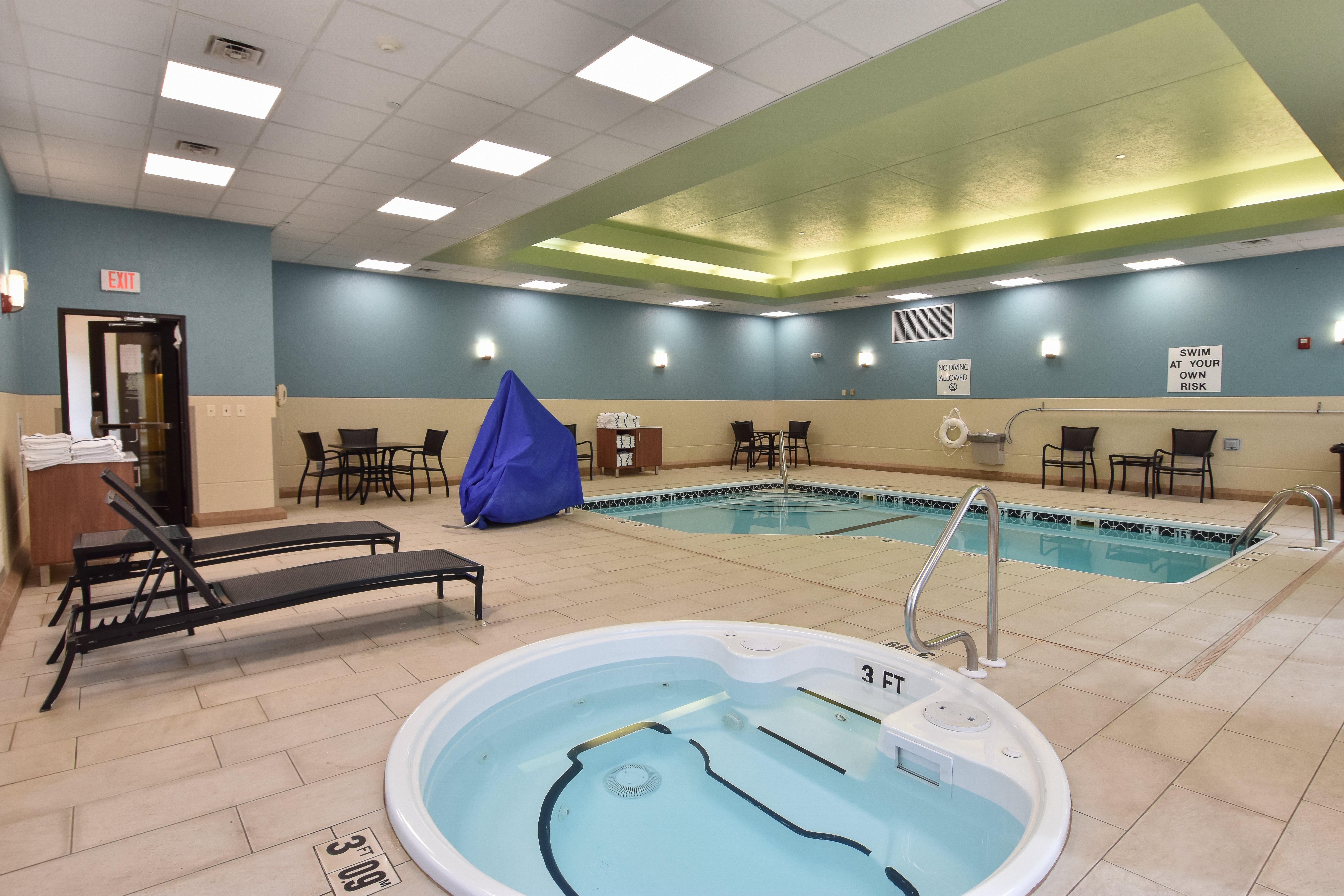 Holiday Inn Express And Suites Springfield Medical District By Ihg Екстериор снимка